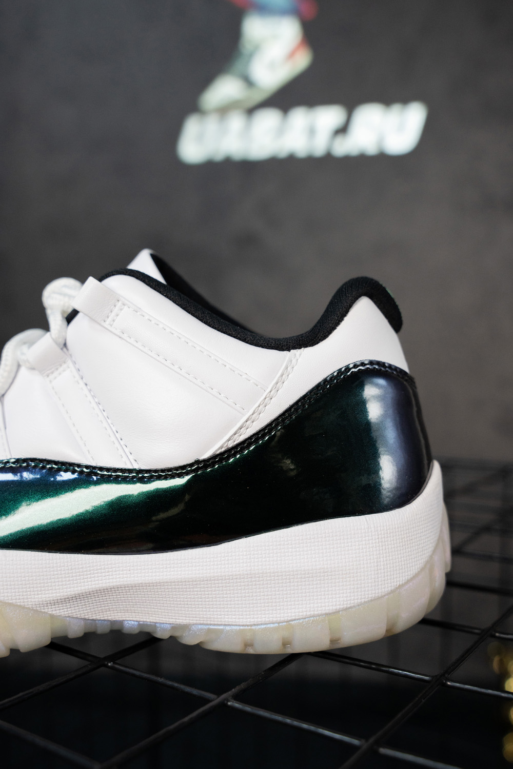 AIR JORDAN 11 RETRO LOW BG "EMERALD"