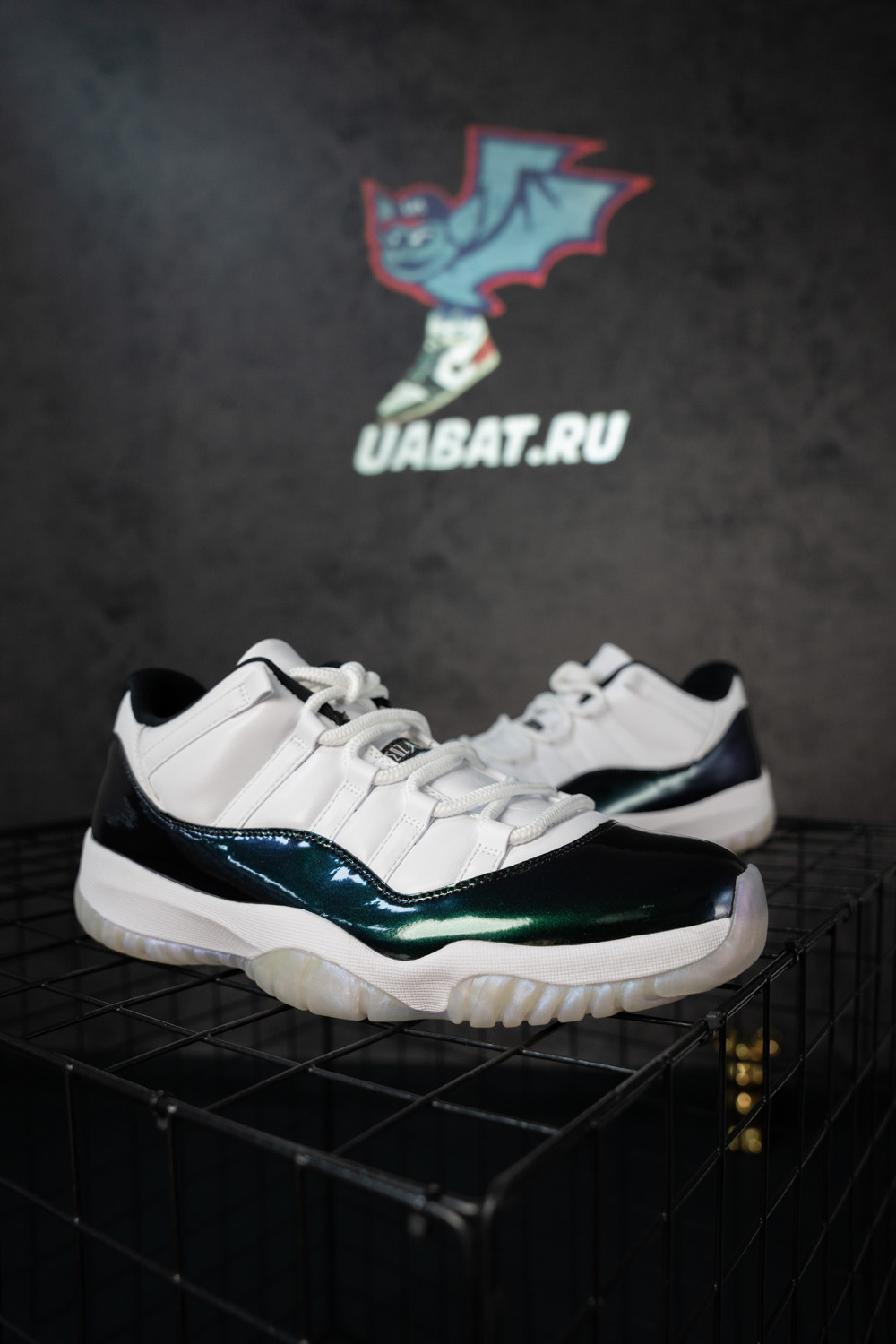 AIR JORDAN 11 RETRO LOW BG "EMERALD"
