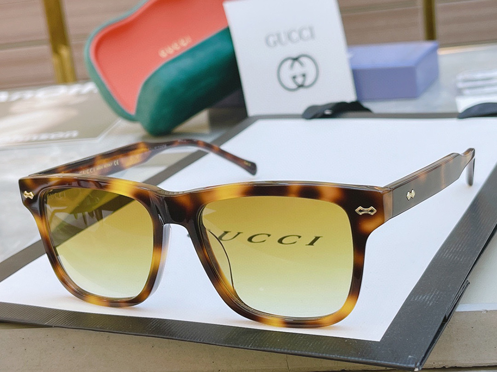 Gucci eyeglasses 0910S