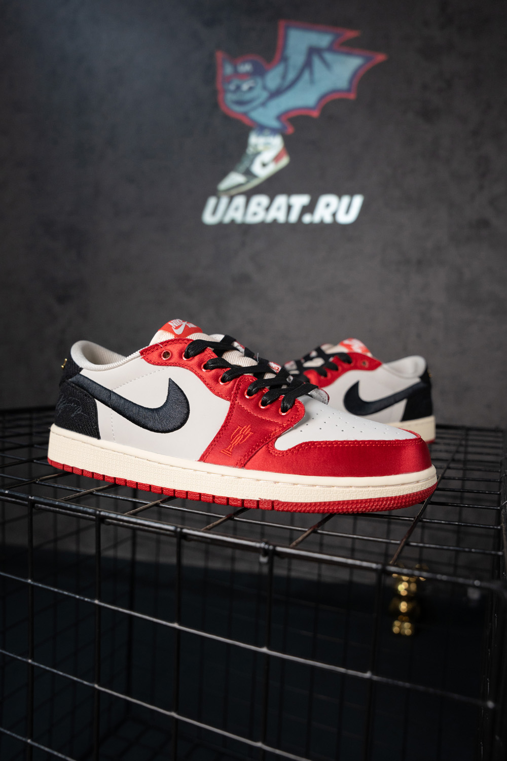 Air Jordan 1 Retro Low OG x Trophy Room 
