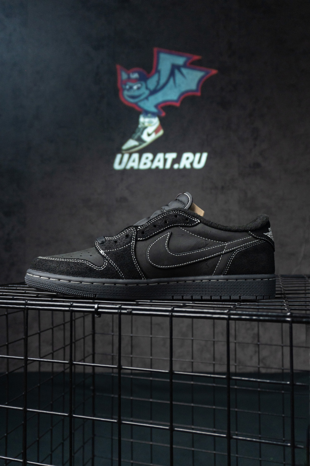 TRAVIS SCOTT AIR JORDAN 1 LOW "PHANTOM"