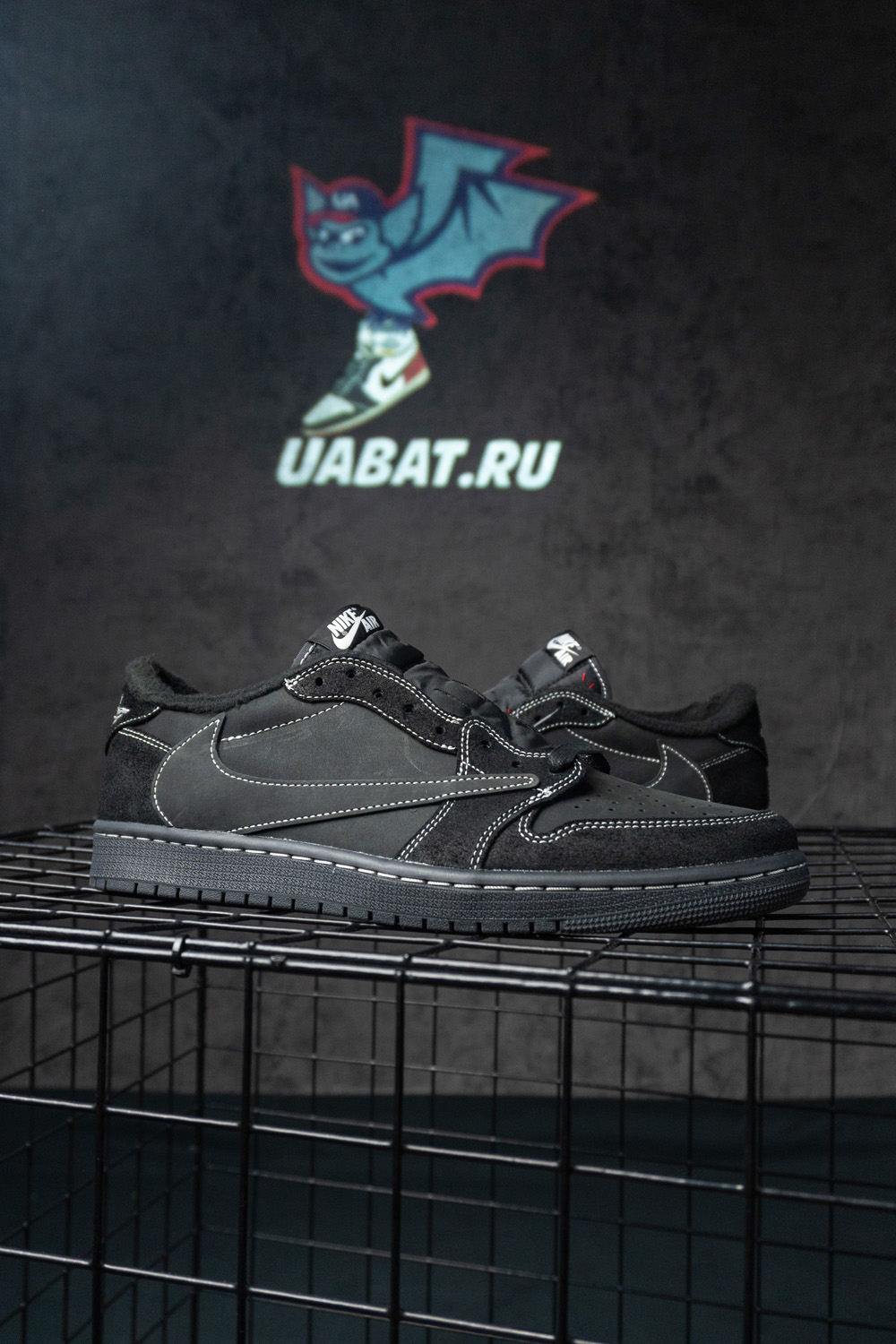 TRAVIS SCOTT AIR JORDAN 1 LOW "PHANTOM"