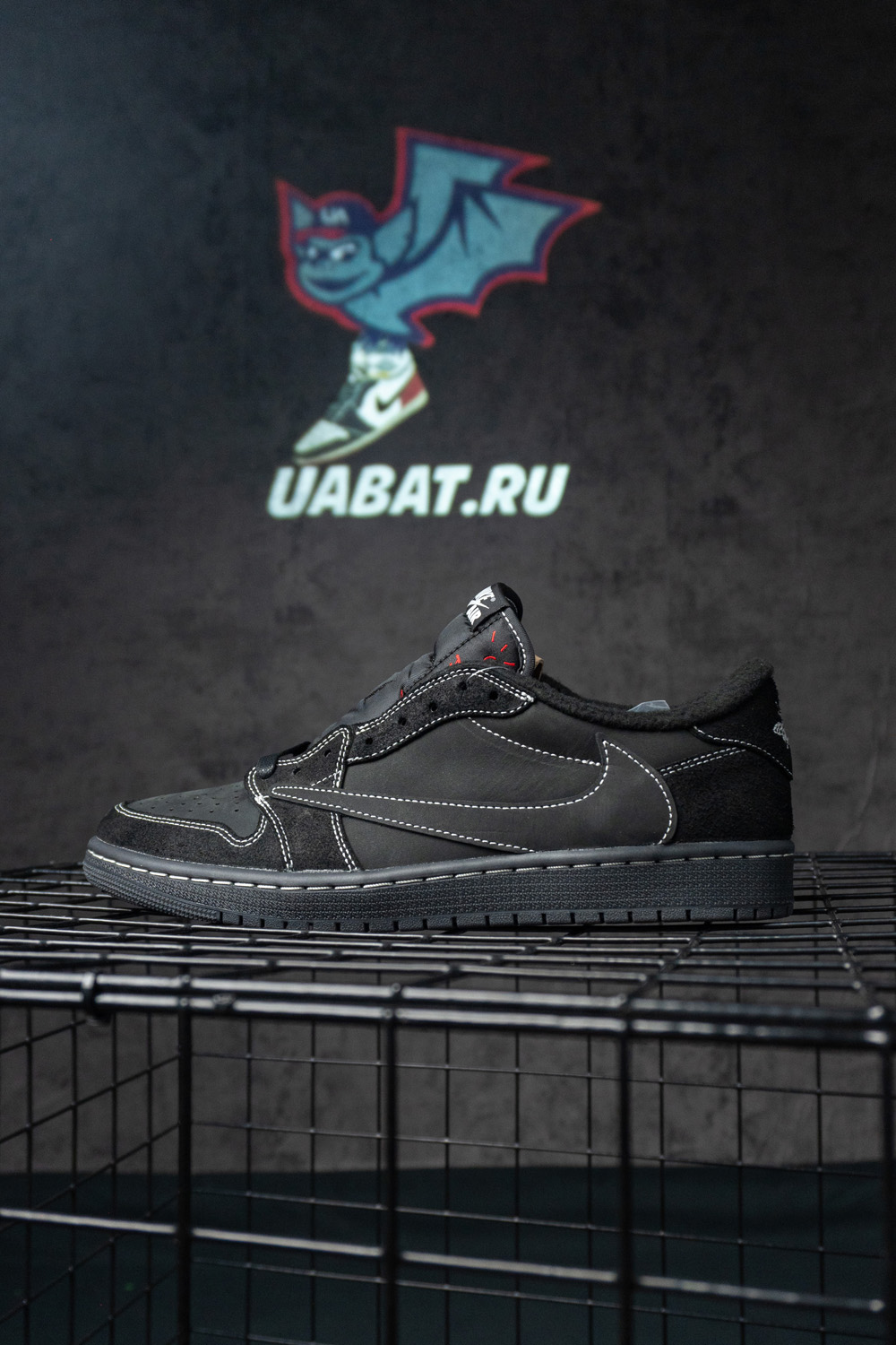 TRAVIS SCOTT AIR JORDAN 1 LOW "PHANTOM"