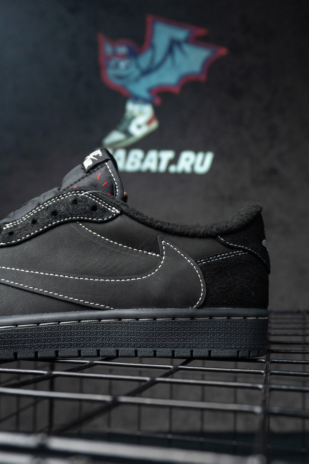 TRAVIS SCOTT AIR JORDAN 1 LOW "PHANTOM"