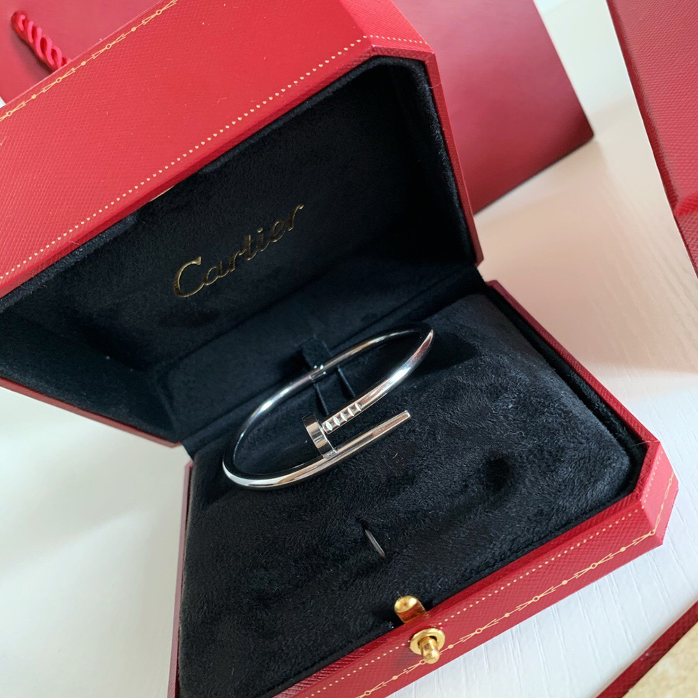 Cartier Juste un Clou bracelet