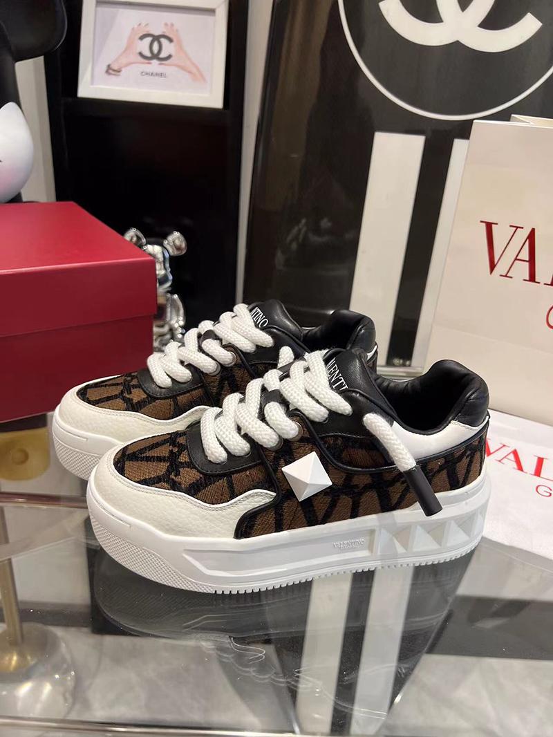 Valentino One Stud XL Low-Top Sneaker