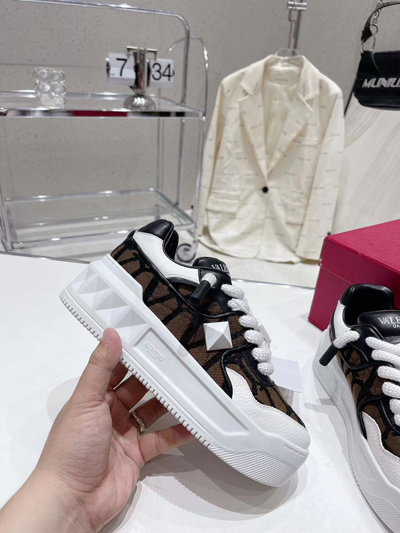 Valentino One Stud XL Low-Top Sneaker