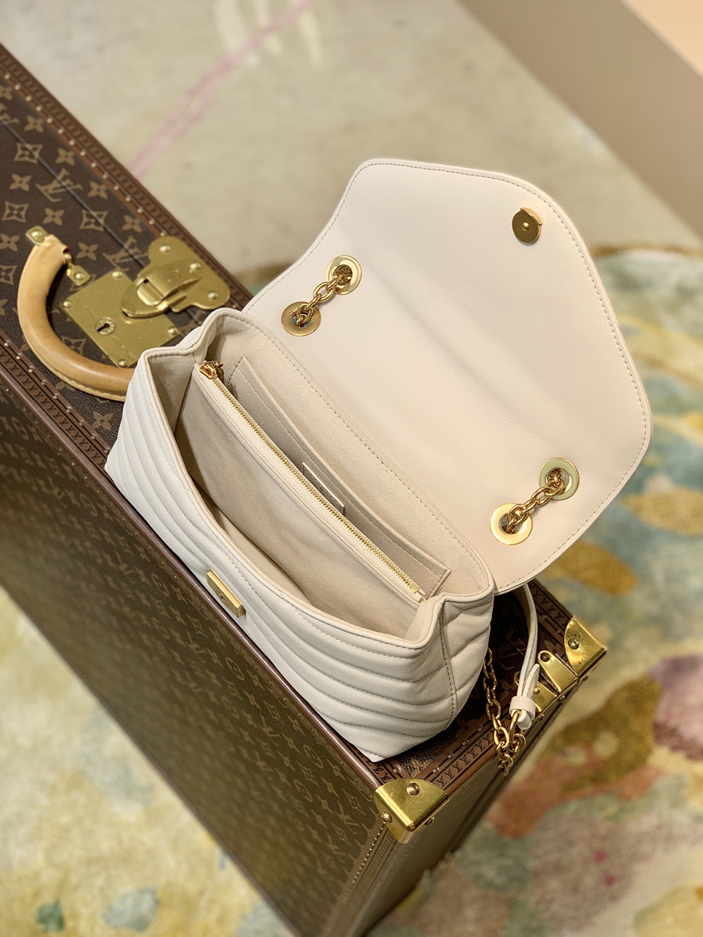 Louis Vuitton Bags M58549 24*14*9cm