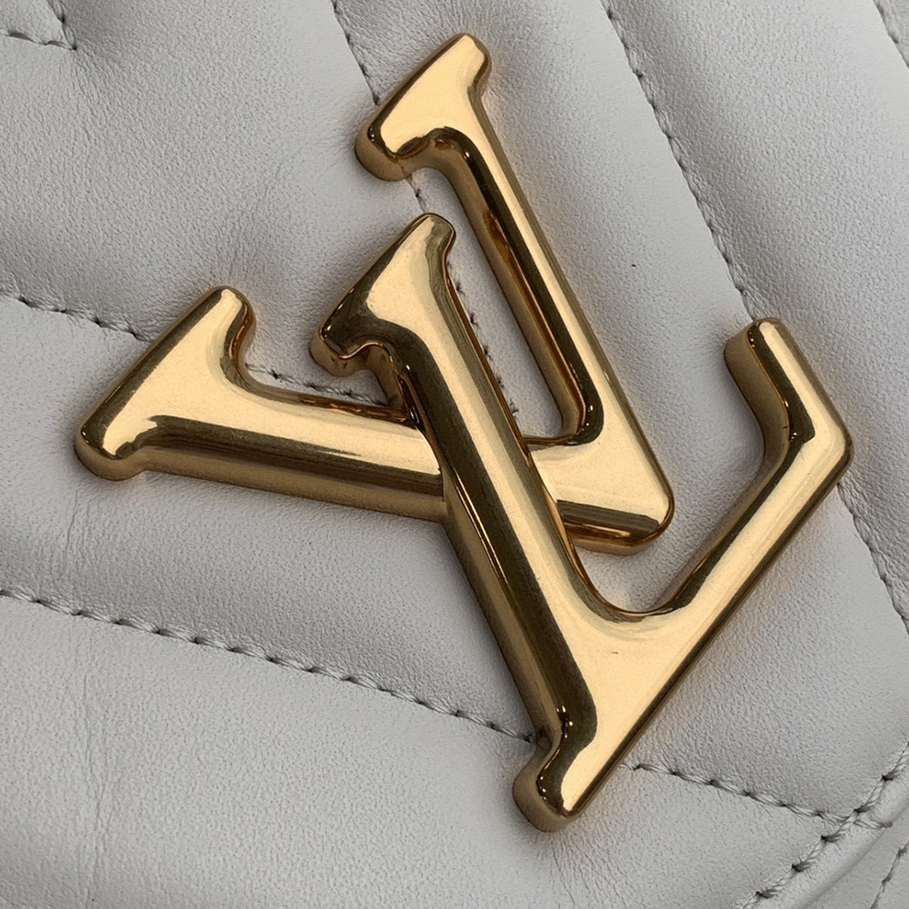 Louis Vuitton Bags M58549 24*14*9cm