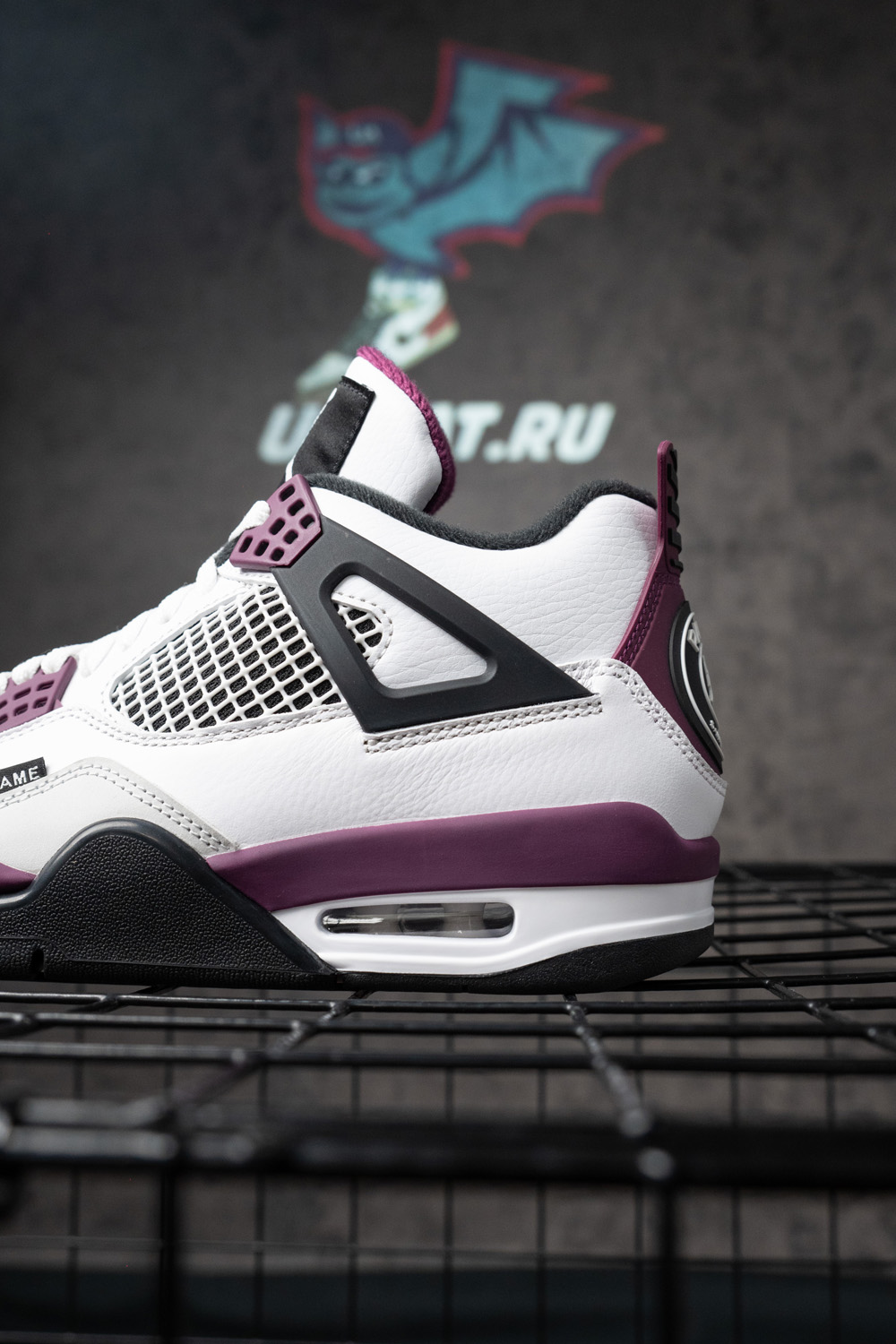 PARIS SAINT-GERMAIN X AIR JORDAN 4 RETRO 'BORDEAUX'