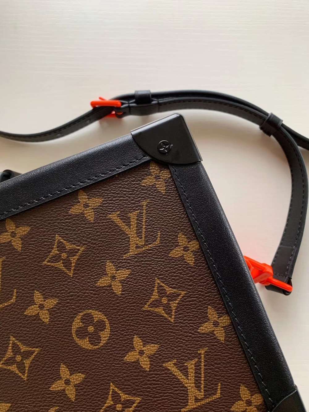 Louis Vuitton Bags M44427 24.5*10*17.5cm