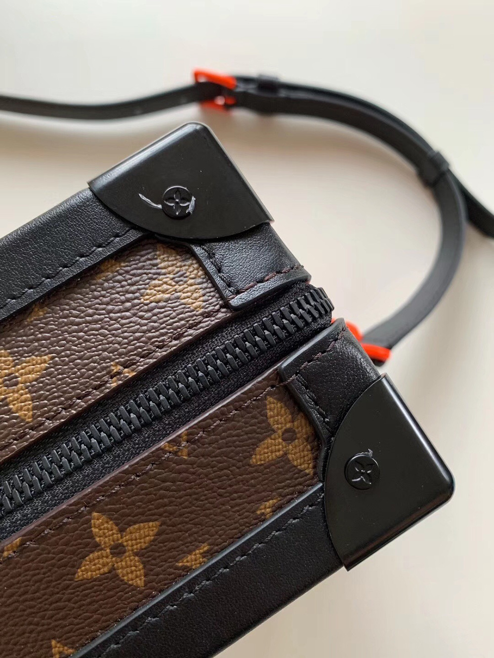 Louis Vuitton Bags M44427 24.5*10*17.5cm