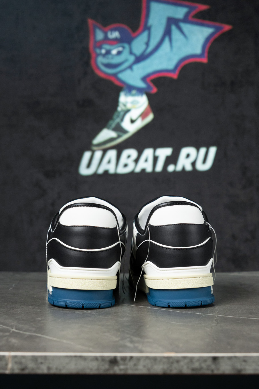 Louis Vuitton Trainer 'White Black Blue'