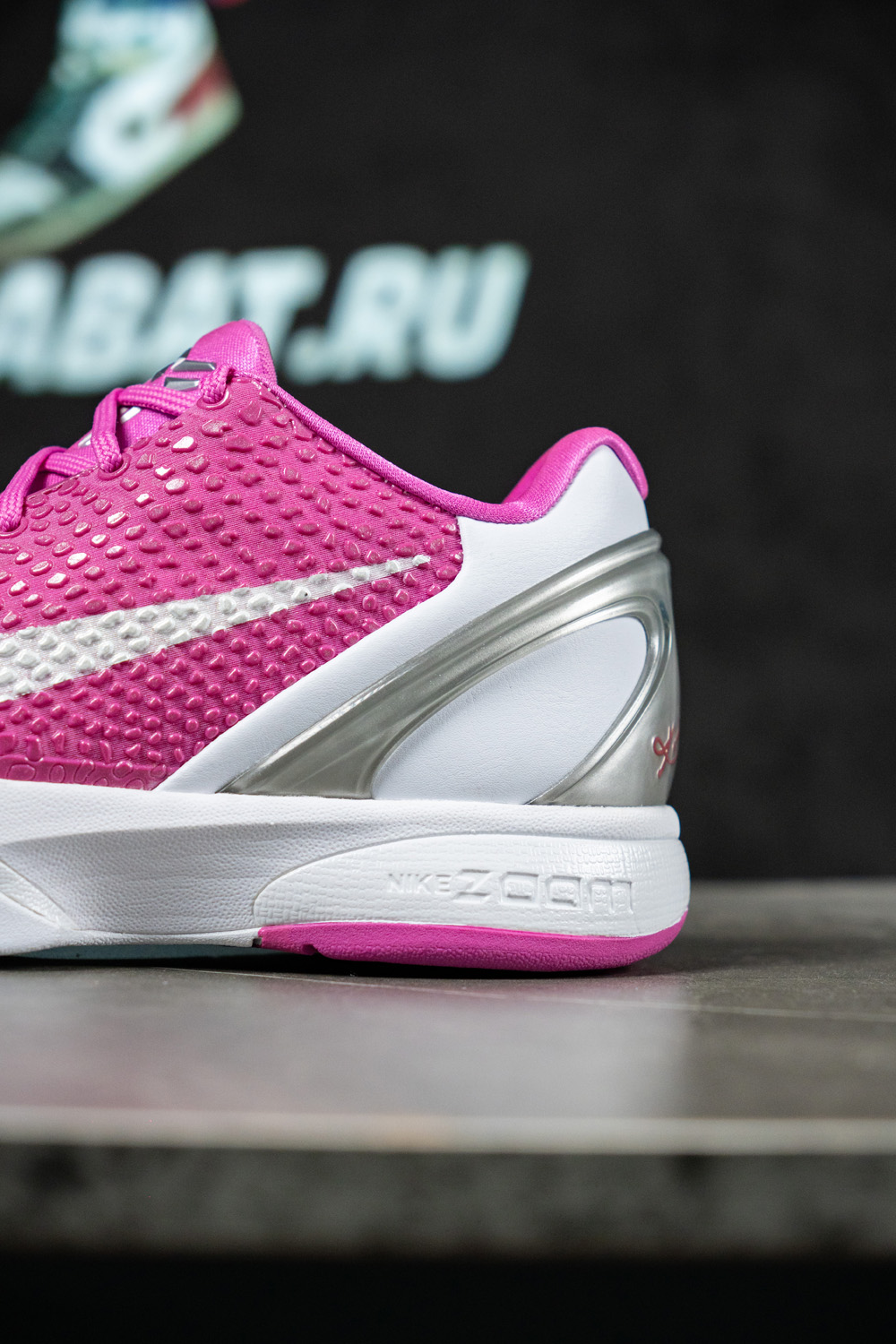 ZOOM KOBE 6 PROTRO 'THINK PINK'