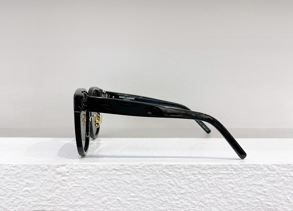 Saint Laurent eyeglasses M105F
