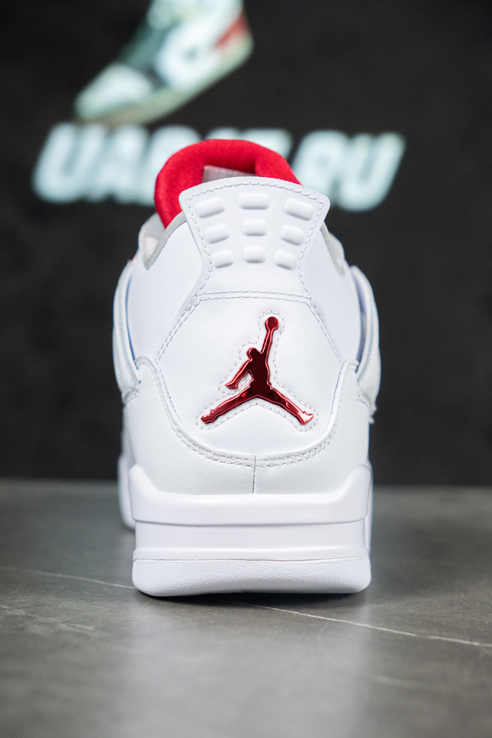AIR JORDAN 4 RETRO 