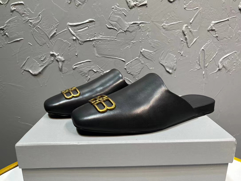 Balenciaga Cosy BB leather slippers
