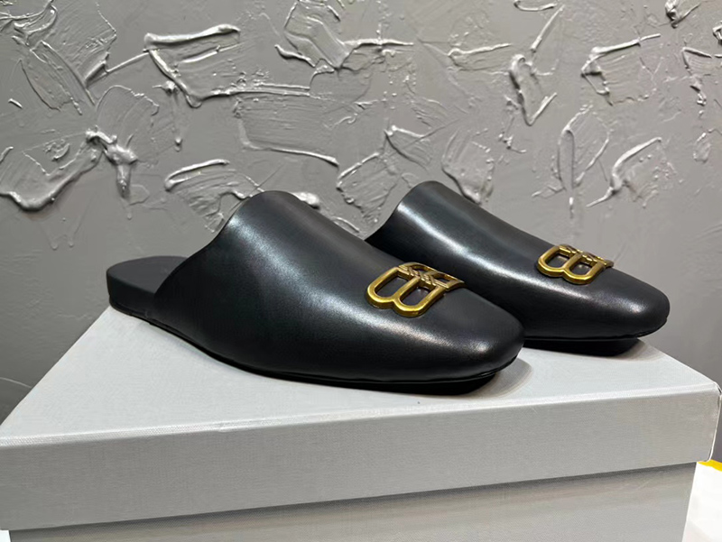 Balenciaga Cosy BB leather slippers