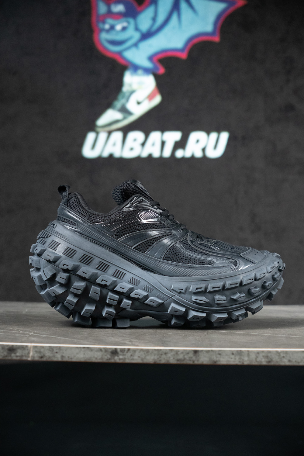 BALENCIAGA DEFENDER SNEAKER 