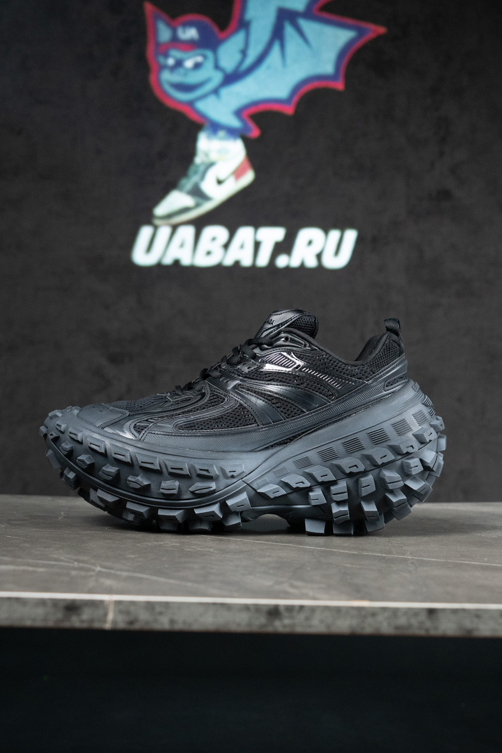 BALENCIAGA DEFENDER SNEAKER 