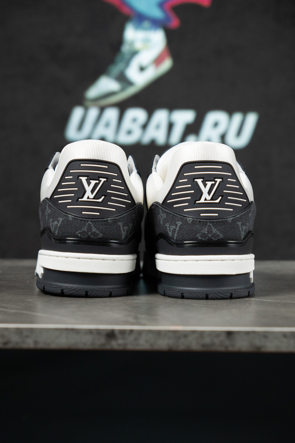 Louis Vuitton Trainer White Black