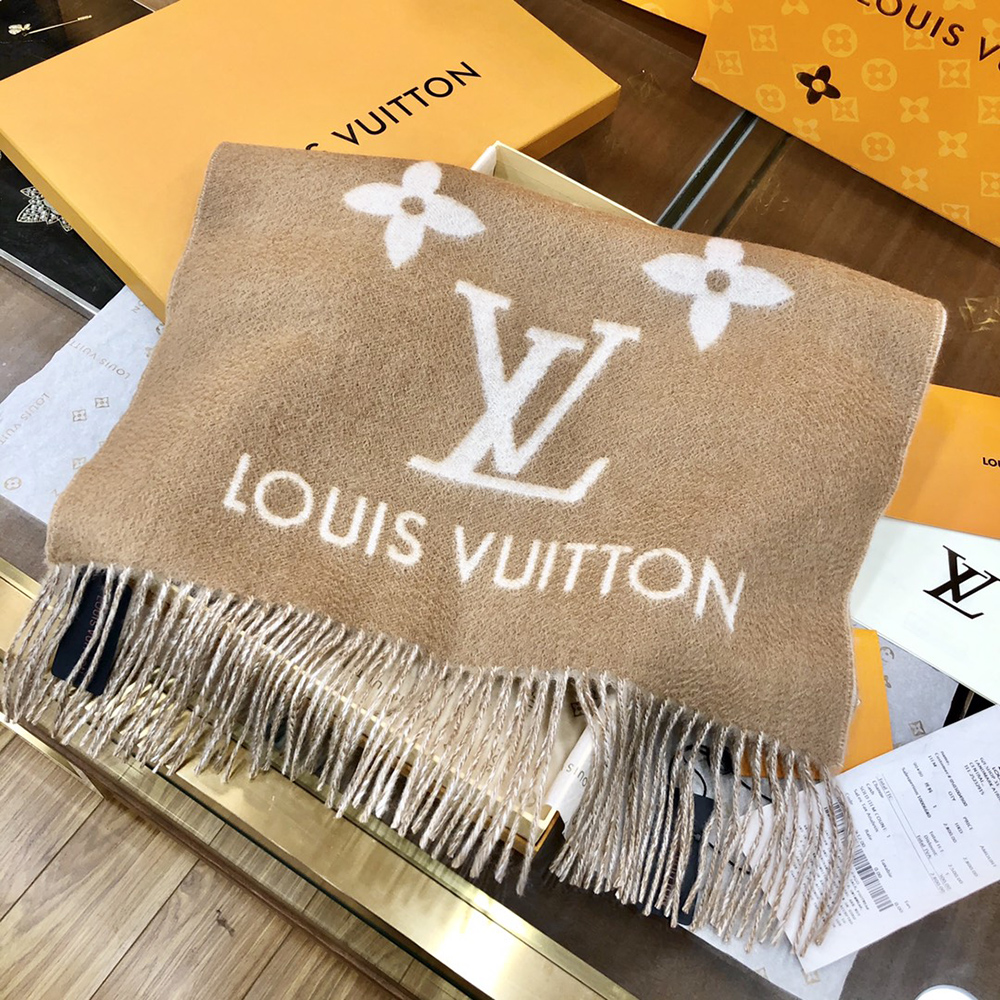 Louis Vuitton Scarfs M990128 185*45cm