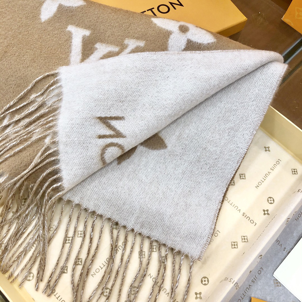 Louis Vuitton Scarfs M990128 185*45cm