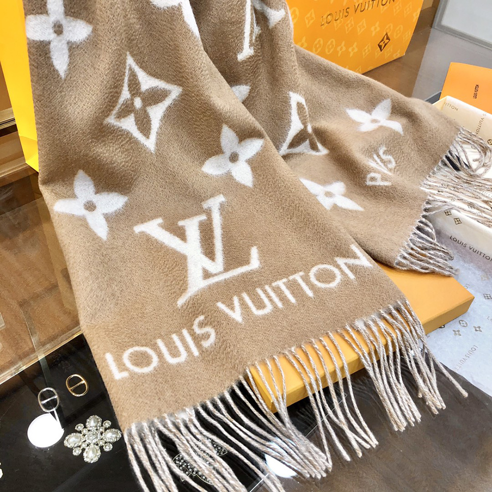 Louis Vuitton Scarfs M990128 185*45cm