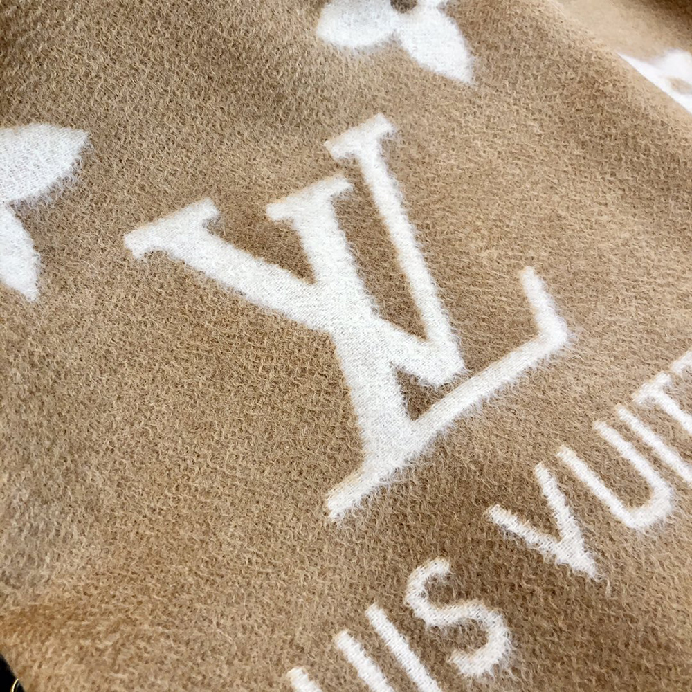 Louis Vuitton Scarfs M990128 185*45cm