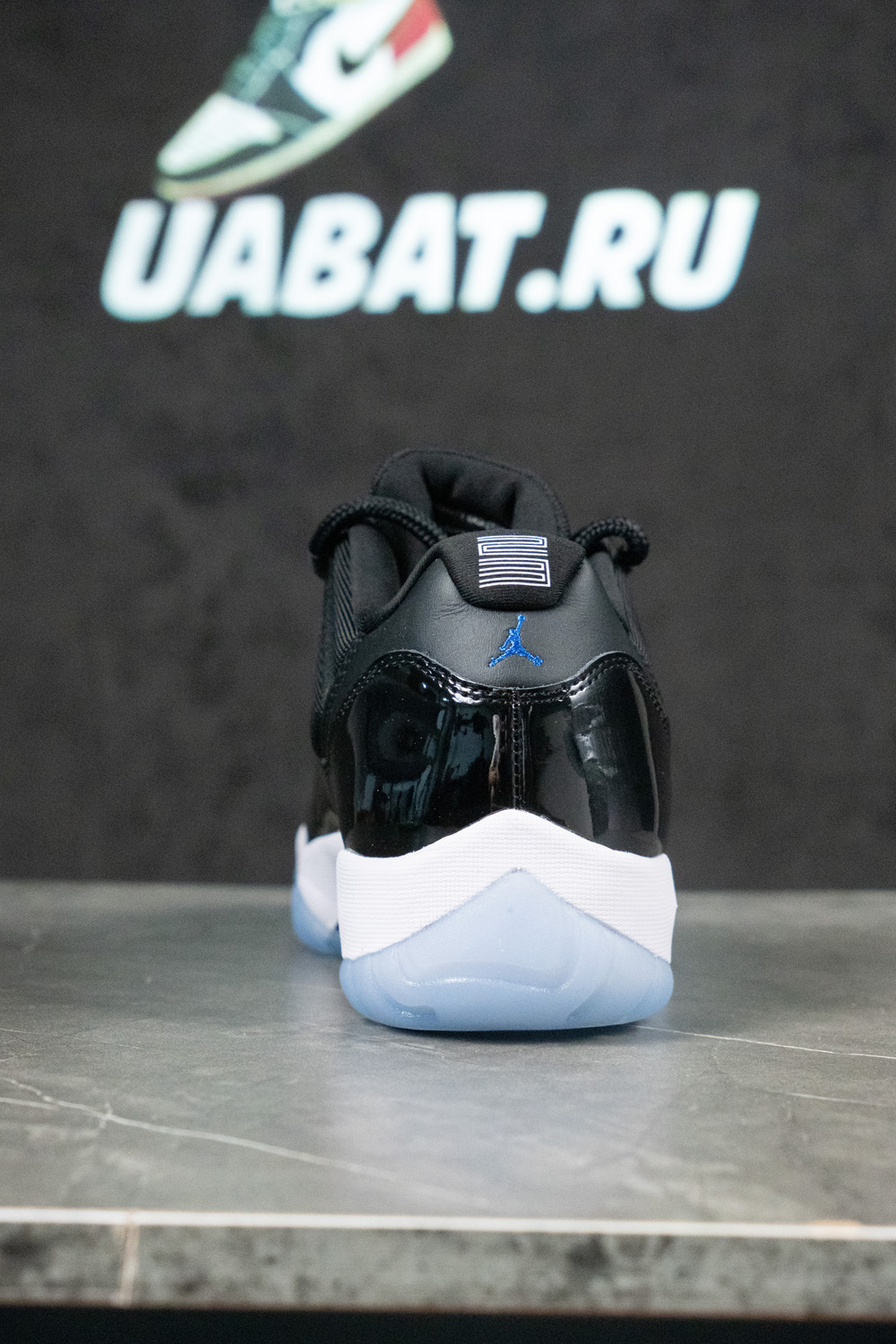 AIR JORDAN 11 LOW "SPACE JAM"