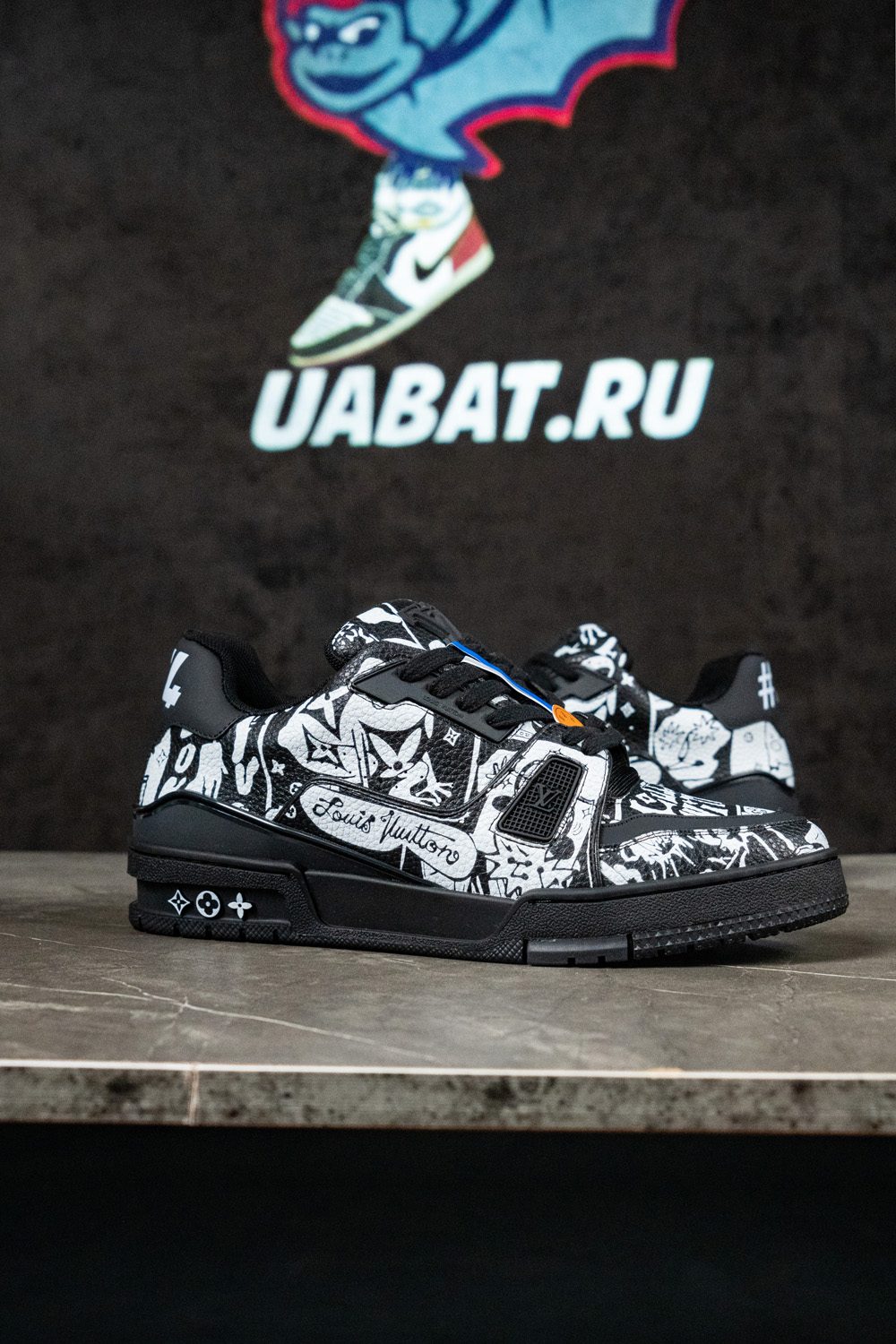 Louis Vuitton Trainer Comic Motifs Black White
