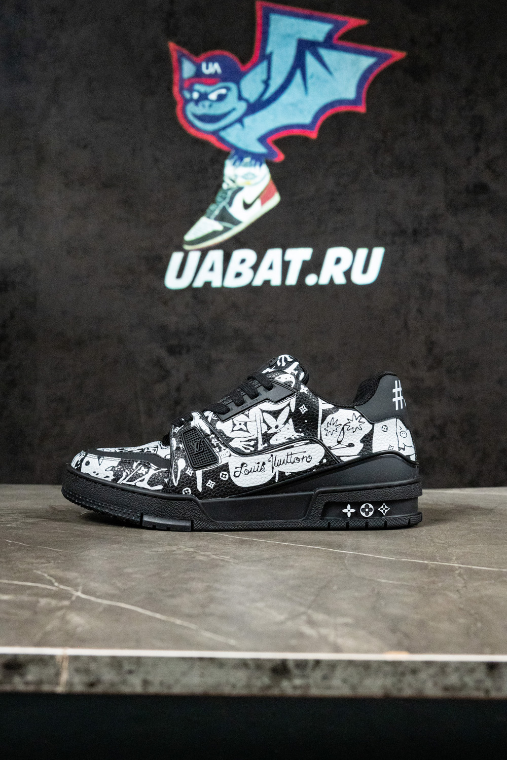 Louis Vuitton Trainer Comic Motifs Black White