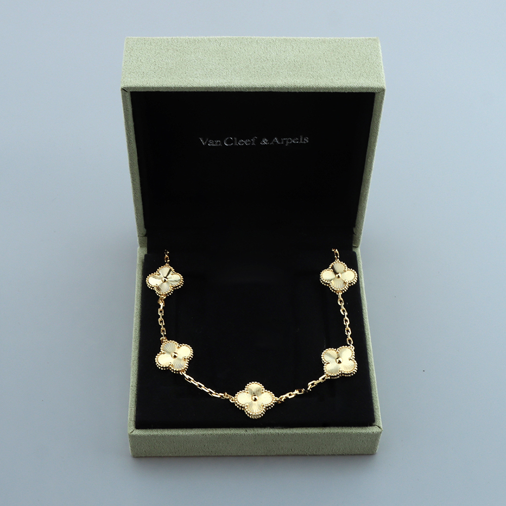 Van Cleef & Arpels Vintage Alhambra necklace, 10 motifs