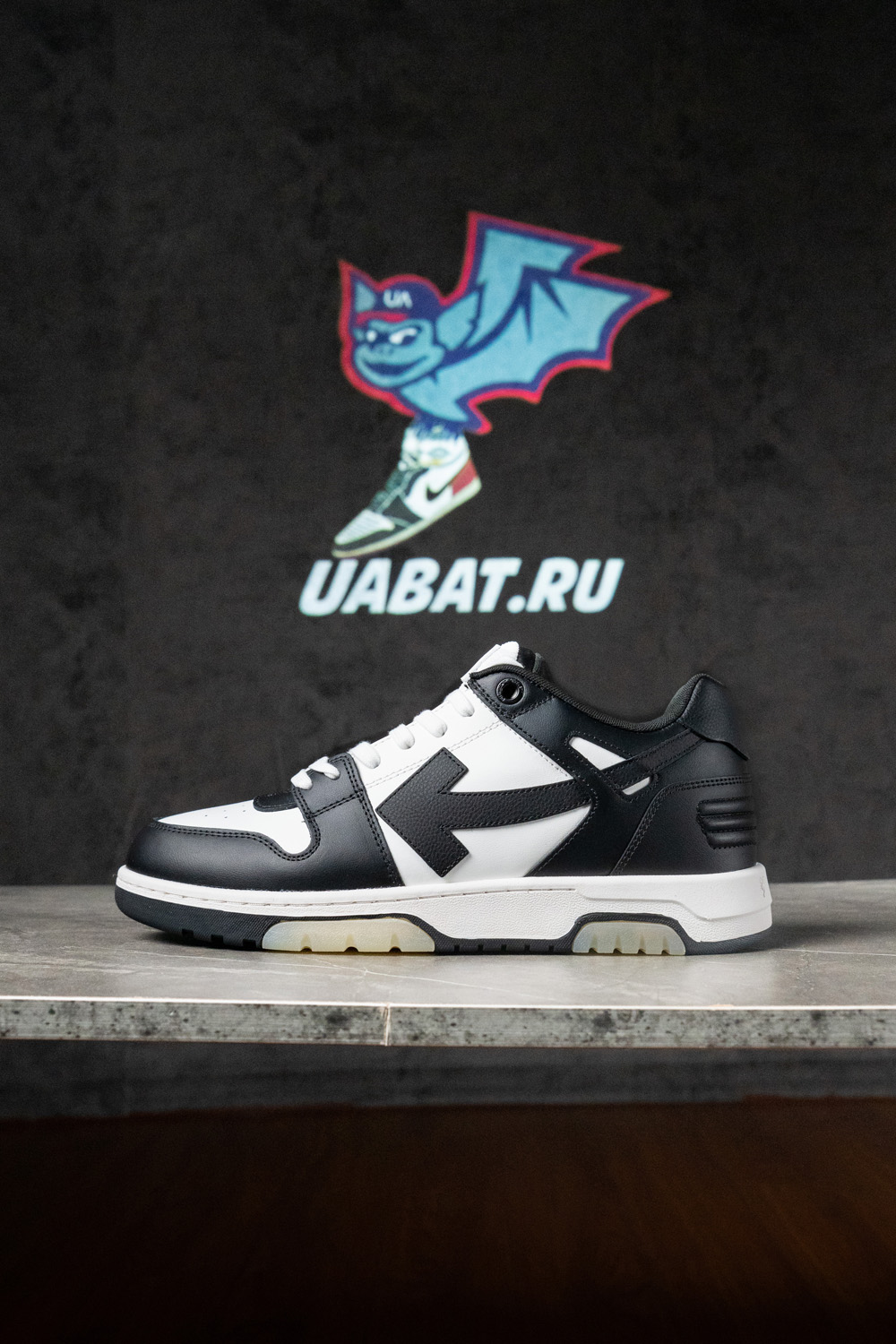 Off-White Out of Office 'Black White'