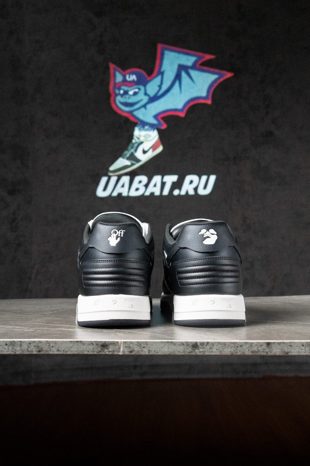 Off-White Out of Office 'Black White'