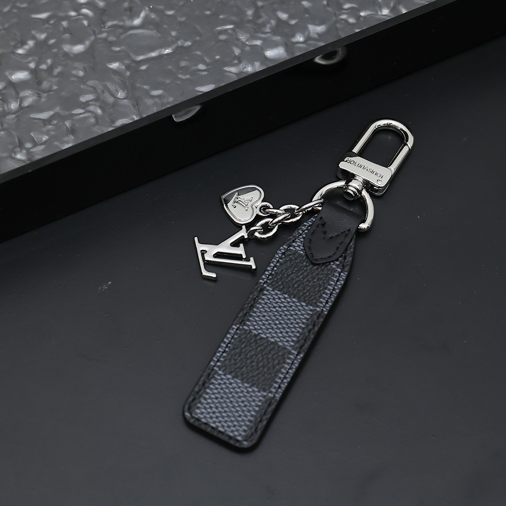 Louis Vuitton Keychain M01187