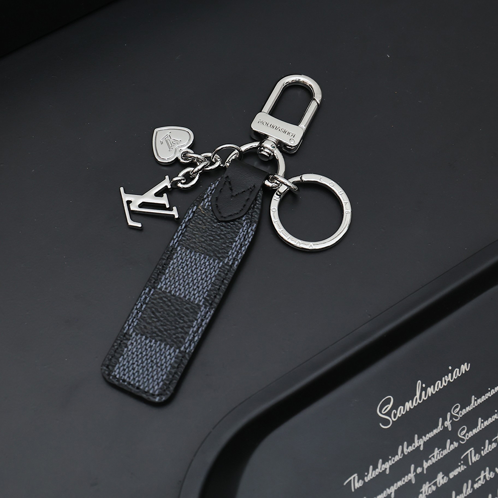 Louis Vuitton Keychain M01187