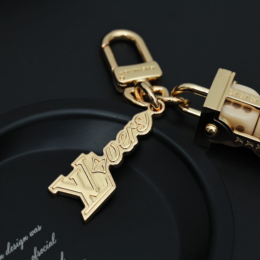 Louis Vuitton Keychain M01750