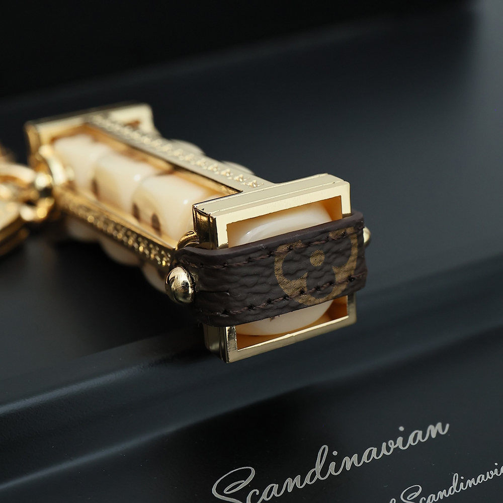 Louis Vuitton Keychain M01750