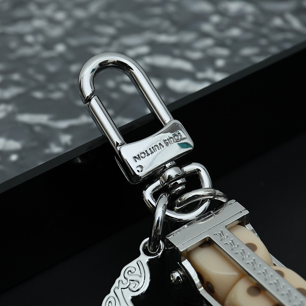 Louis Vuitton Keychain M01751