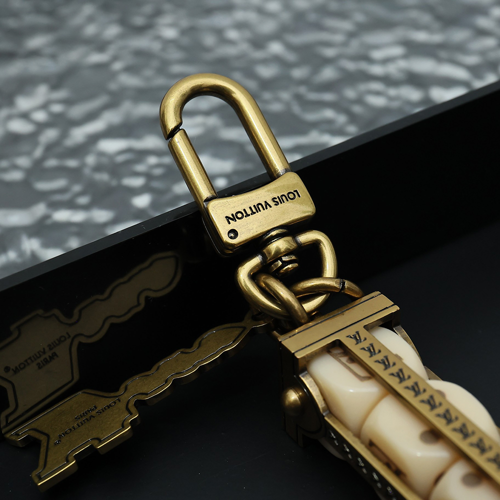Louis Vuitton Keychain M01752