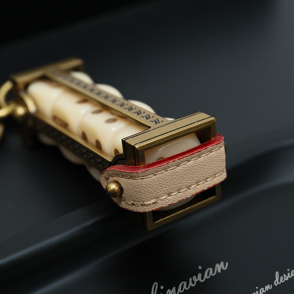 Louis Vuitton Keychain M01752