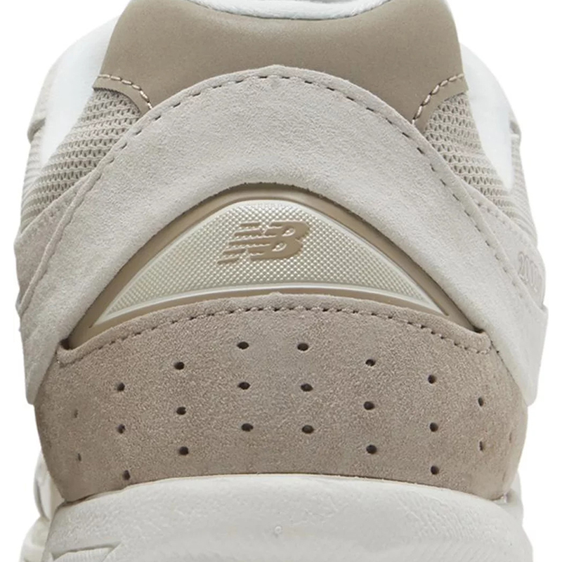 2002R 'Light Dark Tan'