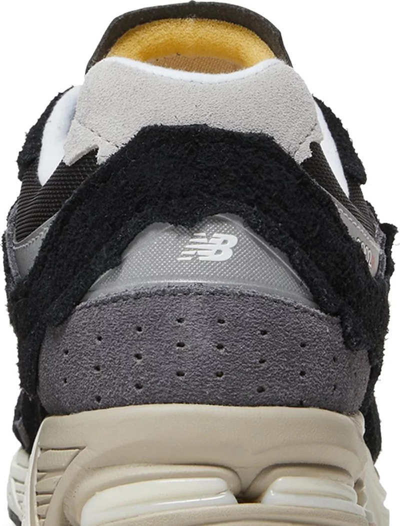 2002R 'Protection Pack - Black Grey'