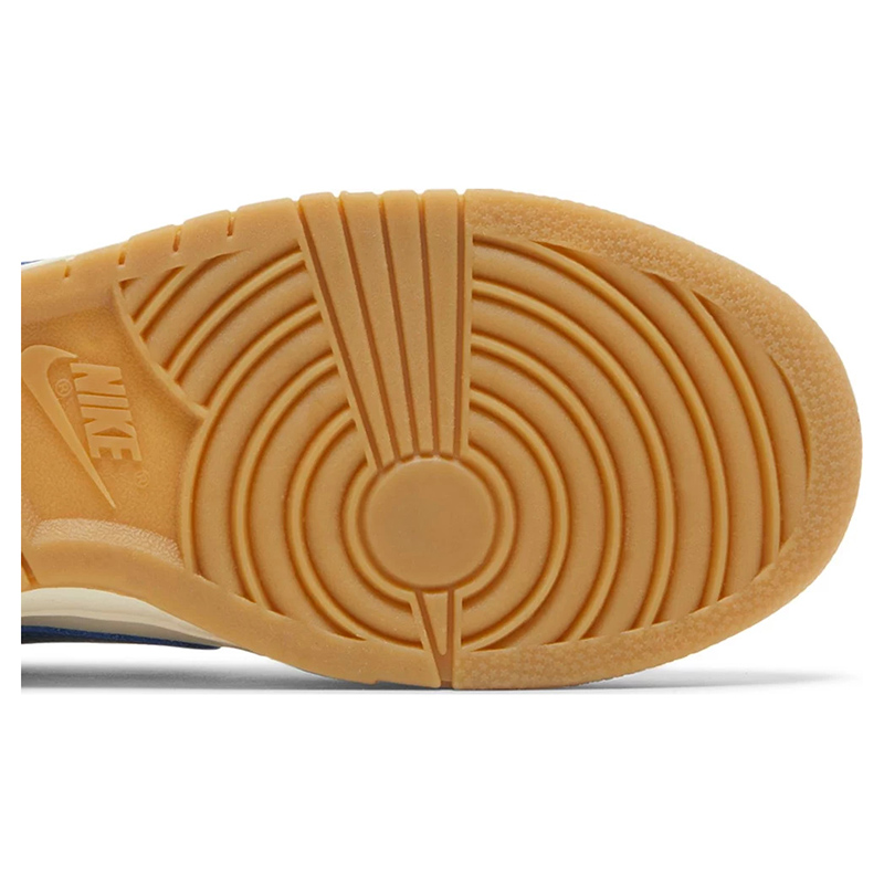 Dunk Low SE