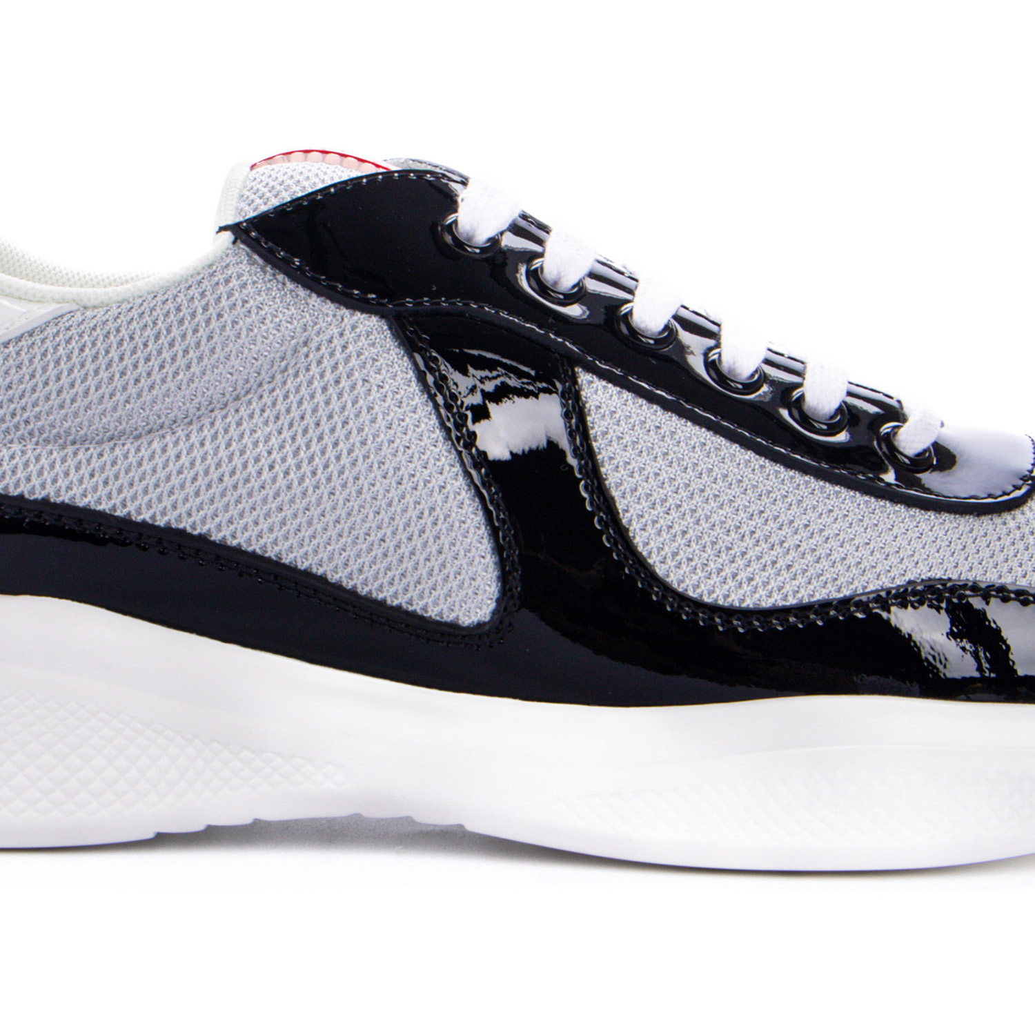 Prada America's Cup 'Black White'