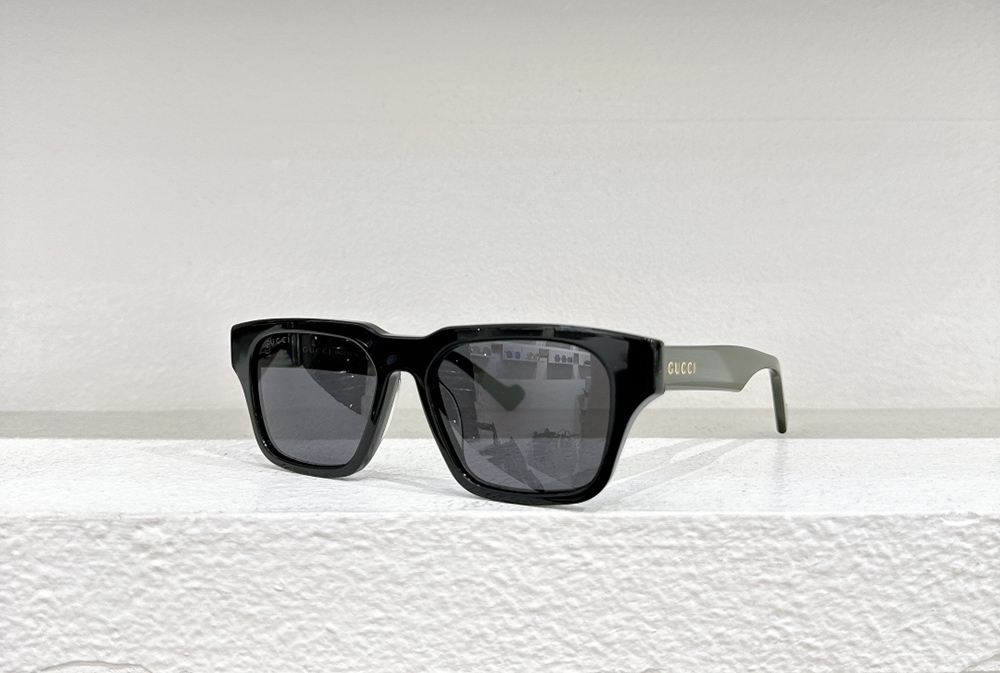Gucci eyeglasses GG1539s