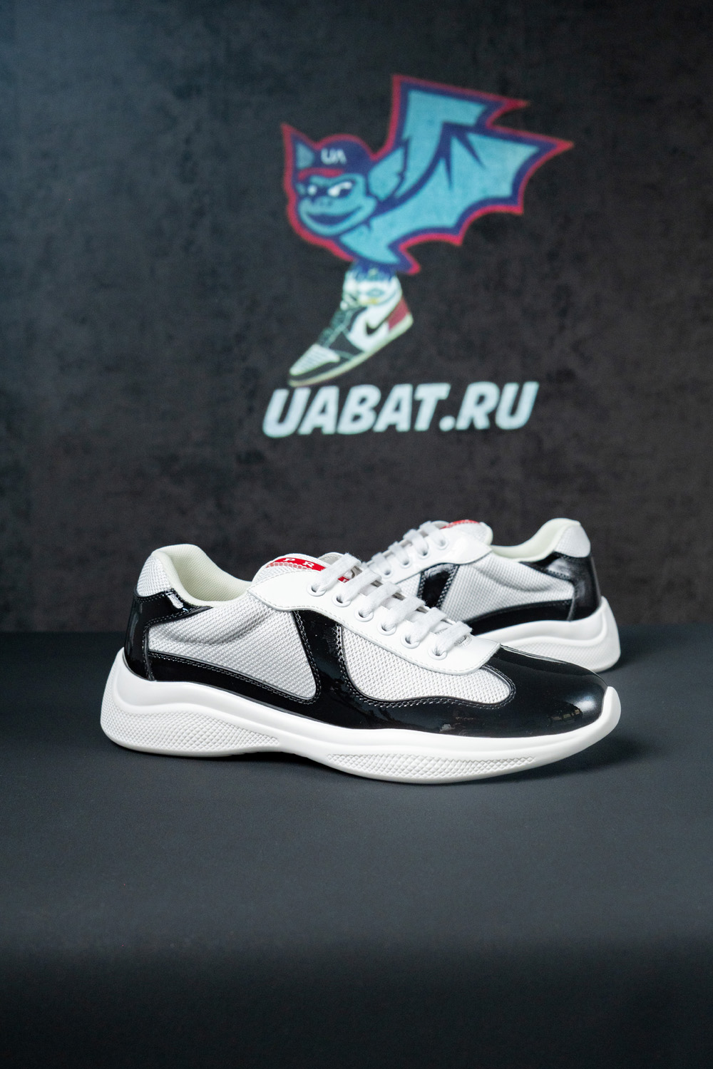 Prada America''s Cup ''Black White''