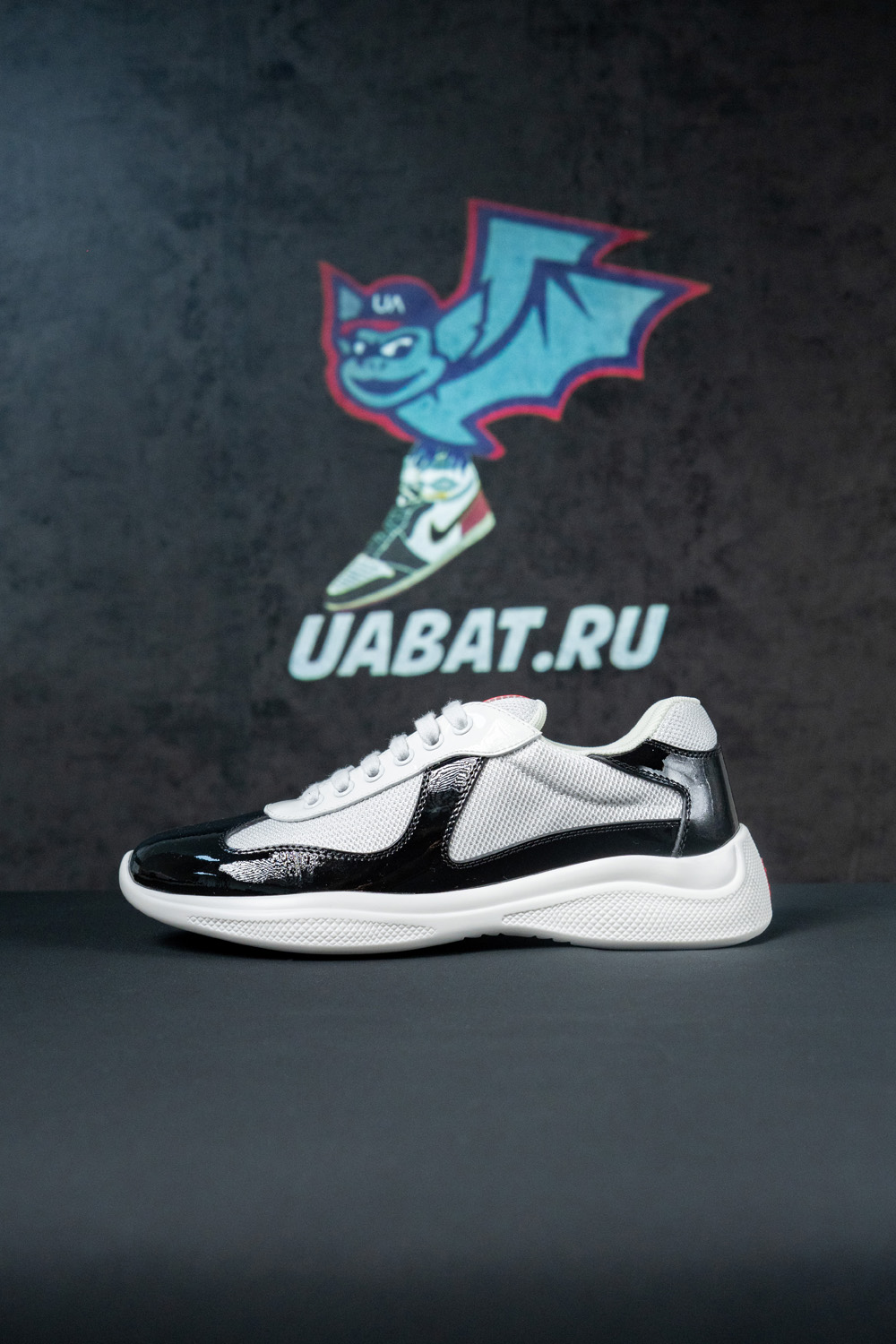 Prada America's Cup 'Black White'