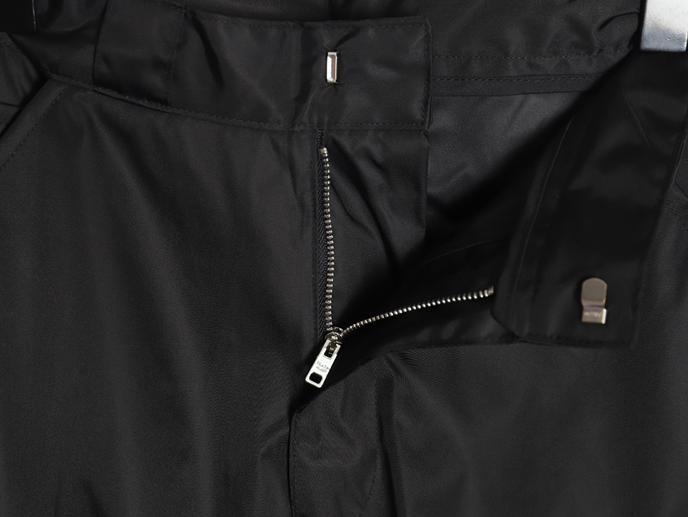Prada 24SS triangle logo multifunctional cargo shorts